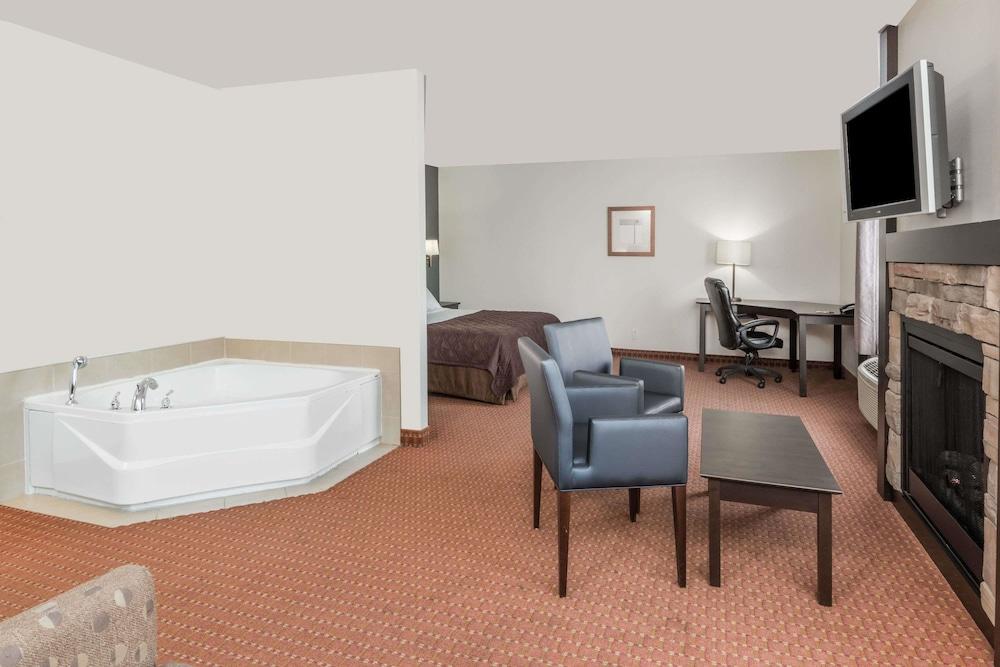 Super 8 By Wyndham Québec Dış mekan fotoğraf